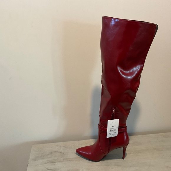 Over the knee boots - Picture 2 of 5